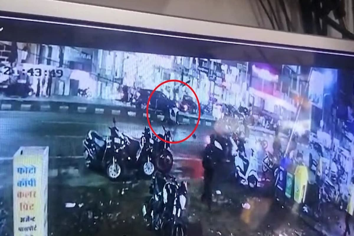 Bhopal News: राजधानी में शराब माफिया का तांडव! बीच सड़क पर स्पीड में दौड़ाई गाड़ी, एक महिला की मौत, सोशल मीडिया पर वायरल हुआ वीडियो