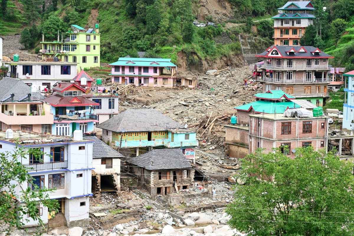 Rain In Himachal Pradesh: कुदरत का कहर… भारी बारिश ने मचाया हाहाकार, प्रदेश में अब तक 78 लोगों की मौत, 200 से ज्यादा सड़कें बंद