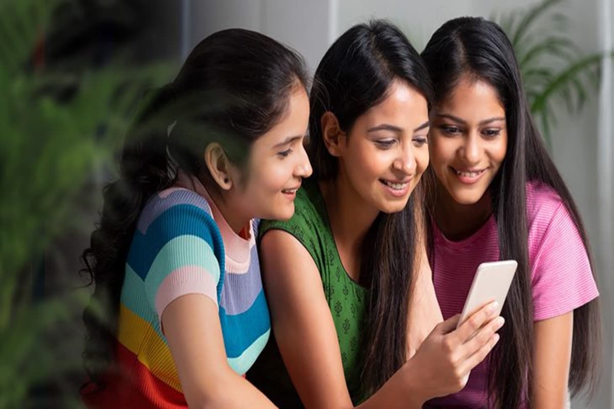 BSNL New Plan: सिर्फ 5 रुपये में घर बैठे लीजिए फिल्मों का मजा! इस कंपनी ने लॉन्च किया शानदार प्लान्स, जानकर खुश हो जाएंगे OTT यूजर्स