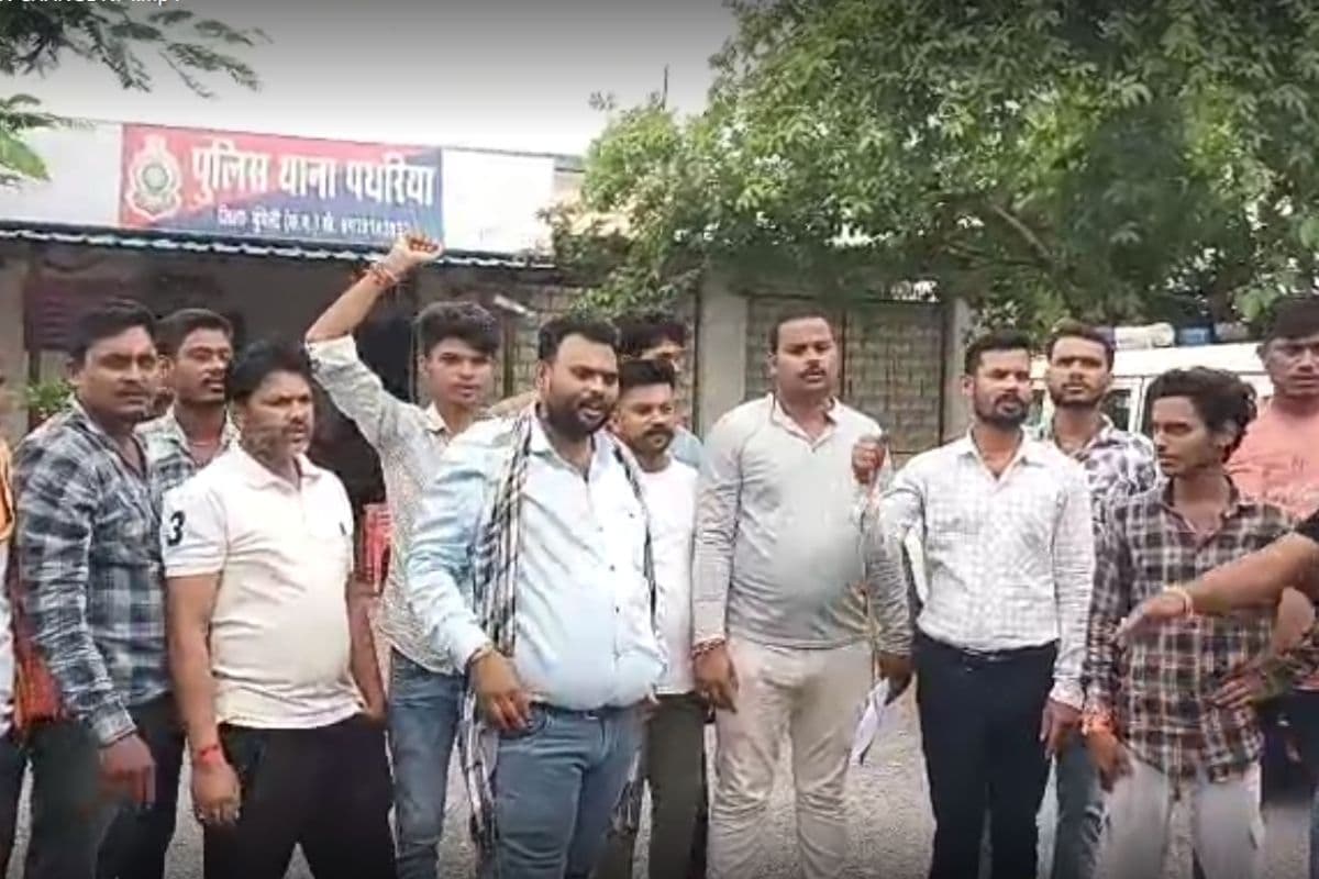 Mungeli News: 5 साल से चल रहा था गुप्त धर्मांतरण! प्रार्थना सभा के दौरान हुआ बड़ा खुलासा, पादरी हिरासत में