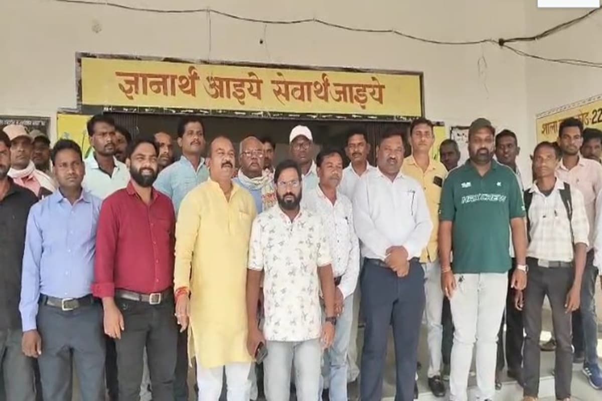 MCB News: आदिवासी छात्र की पिटाई का मामला, सर्व आदिवासी समाज के प्रतिनिधि मंडल ने स्कूल और थाने पहुंचकर ली जानकारी