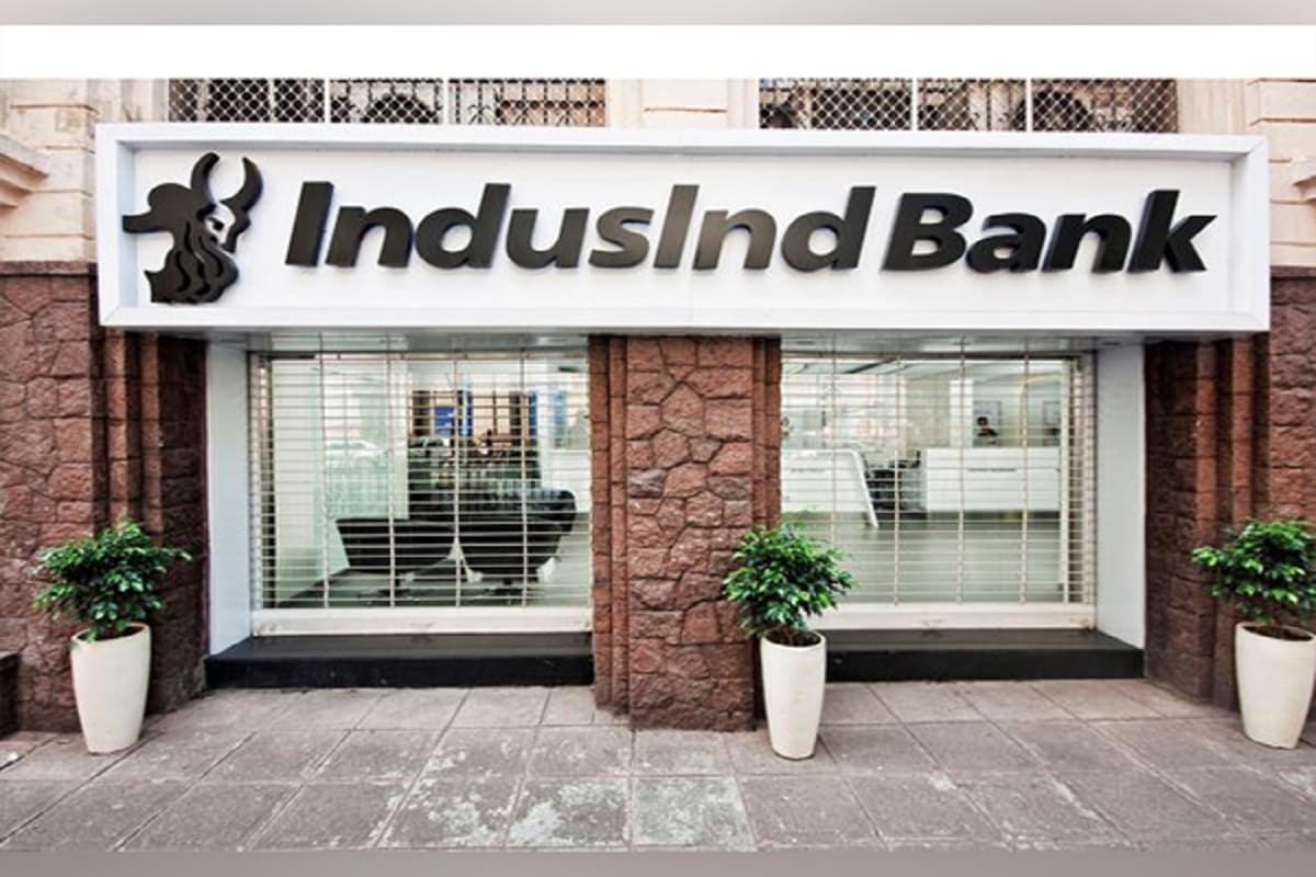 Indusind Bank Share: बैंक को लगा 1960 करोड़ का झटका, लेकिन CEO बदलते ही शेयर भागा रॉकेट की तरह