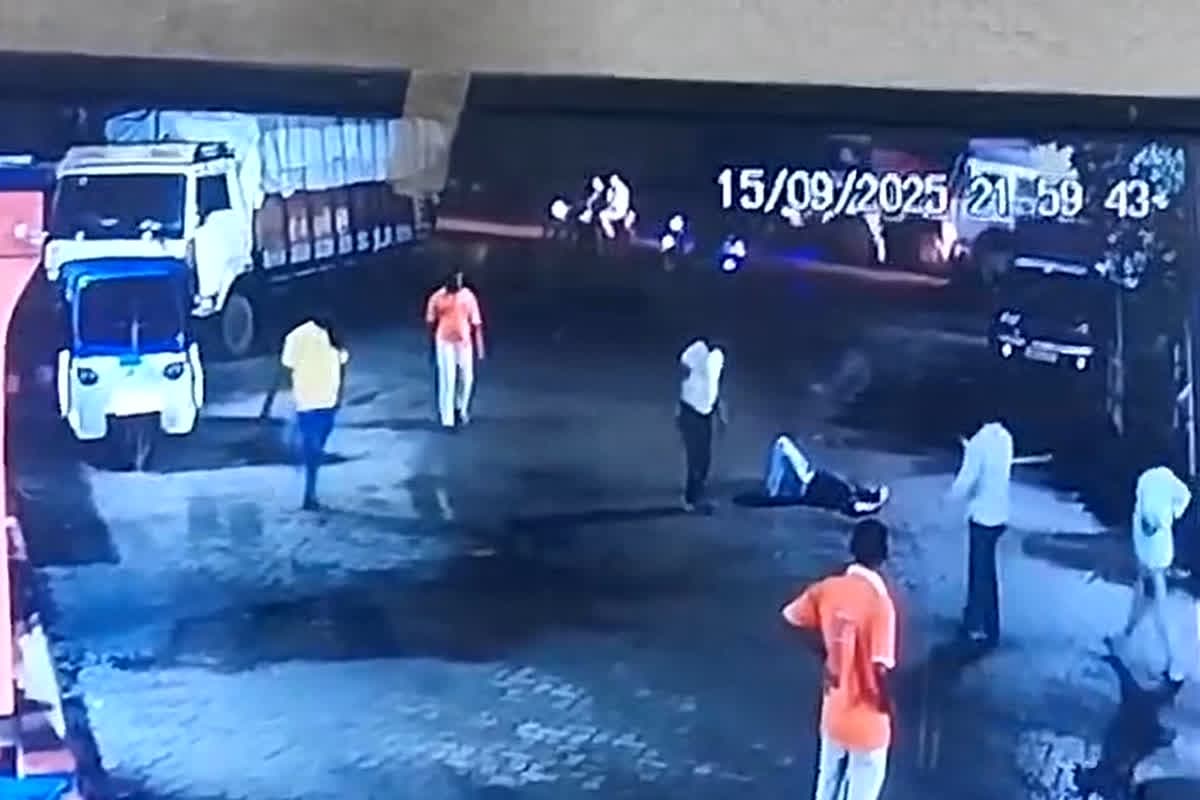 Raipur Crime News: राजधानी में ड्राइवर से मारपीट के बाद लूट, वारदात का सीसीटीवी फुटेज आया सामने