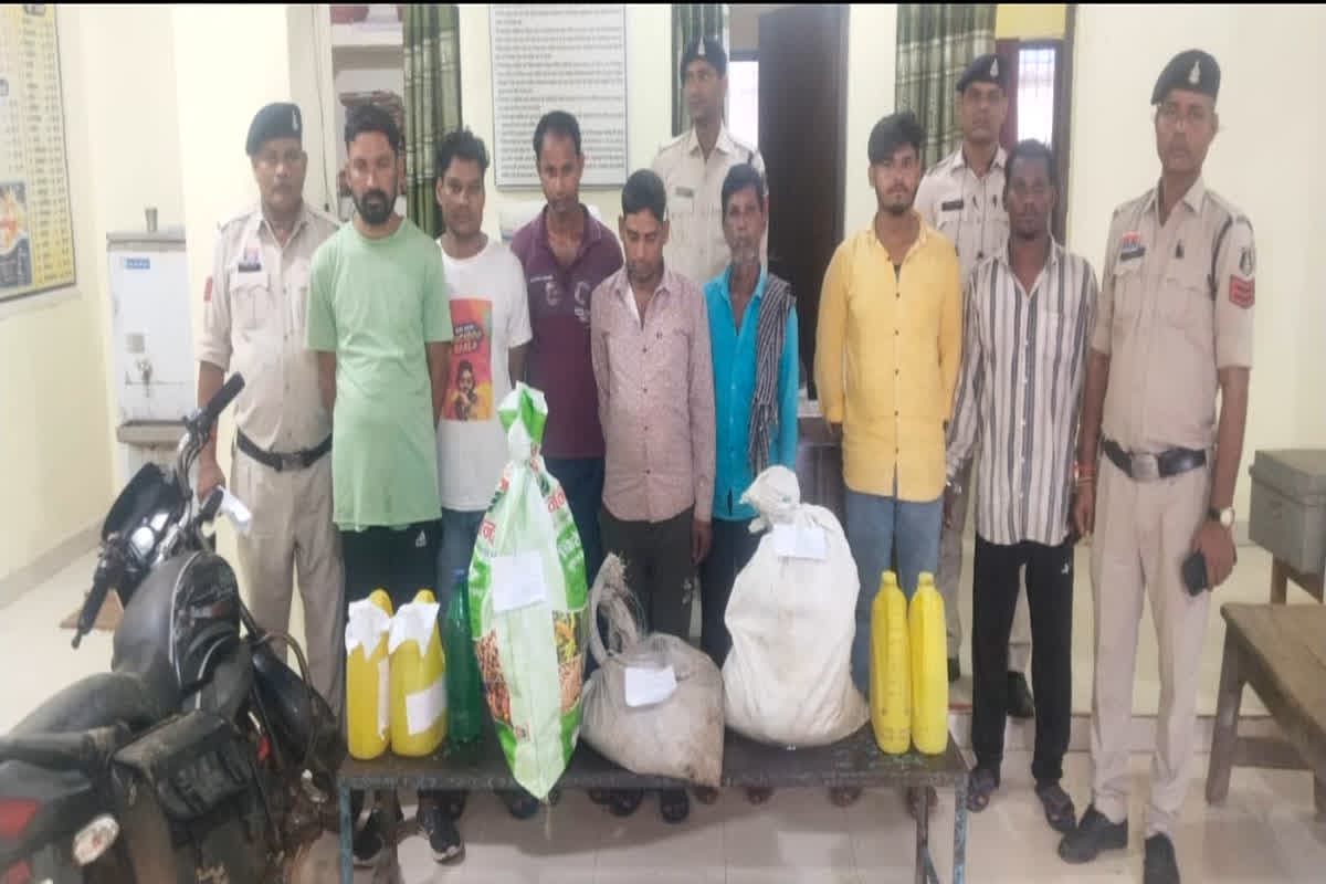 Sakti Crime News: अवैध शराब के खिलाफ पुलिस का बड़ा एक्शन, पुलिस ने 7 आरोपियों को किया गिरफ्तार