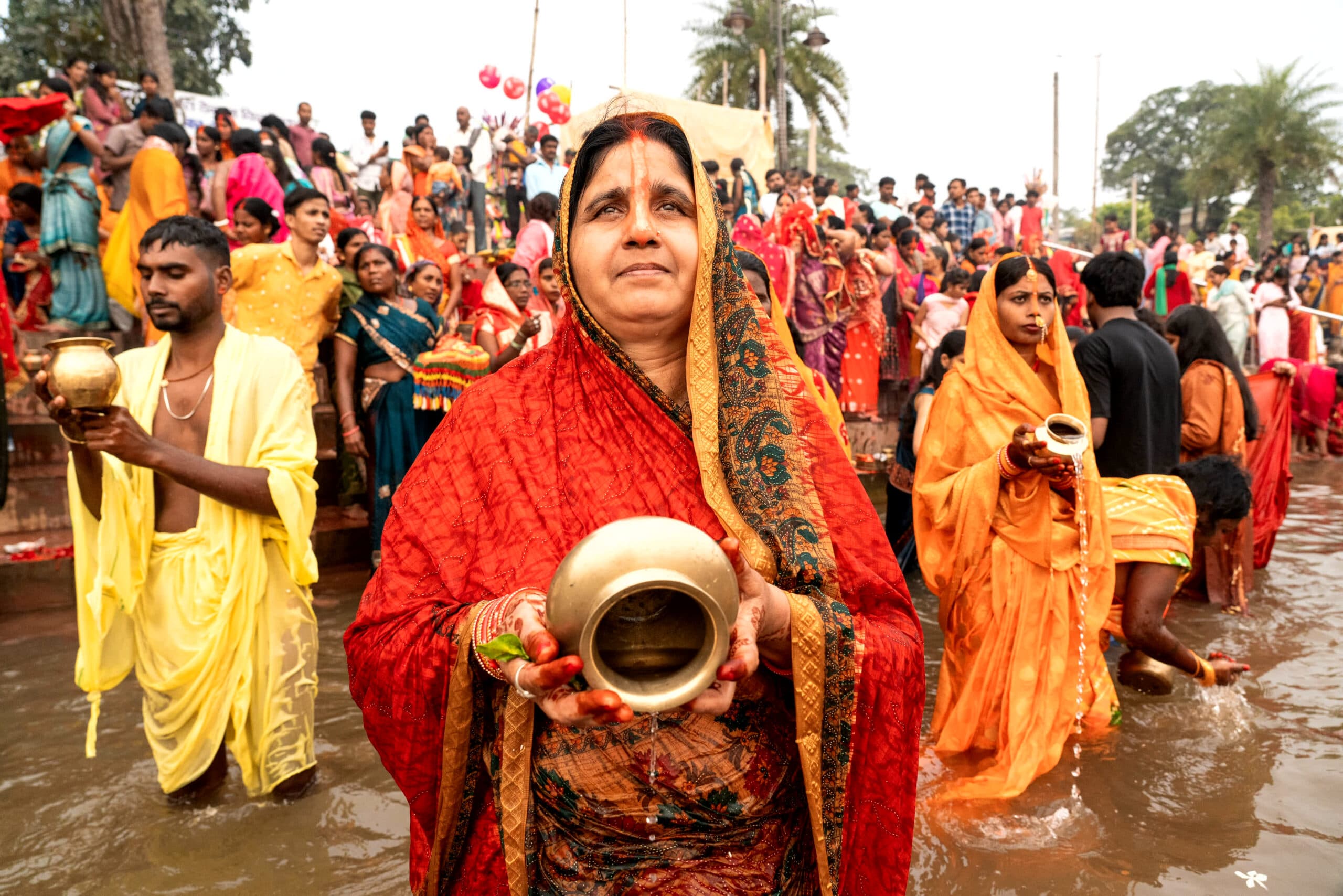 Chhath Puja 2025: उगते सूर्य को अर्घ्य के साथ संपन्न होगा छठ महापर्व 2025, दिल्ली के वासुदेव घाट पर पीएम मोदी करेंगे पूजा-अर्चना, भक्तों की भीड़ से भक्ति का सागर उमड़ा…