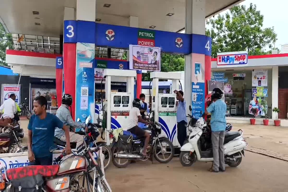 Petrol Diesel Price 28 October 2025: 78 रुपए लीटर हुआ डीजल का रेट, पेट्रोल के दाम भी हुए 82 रुपए, कीमतों में कटौती के बाद लोग बोले- आम जनता के लिए असली दिवाली