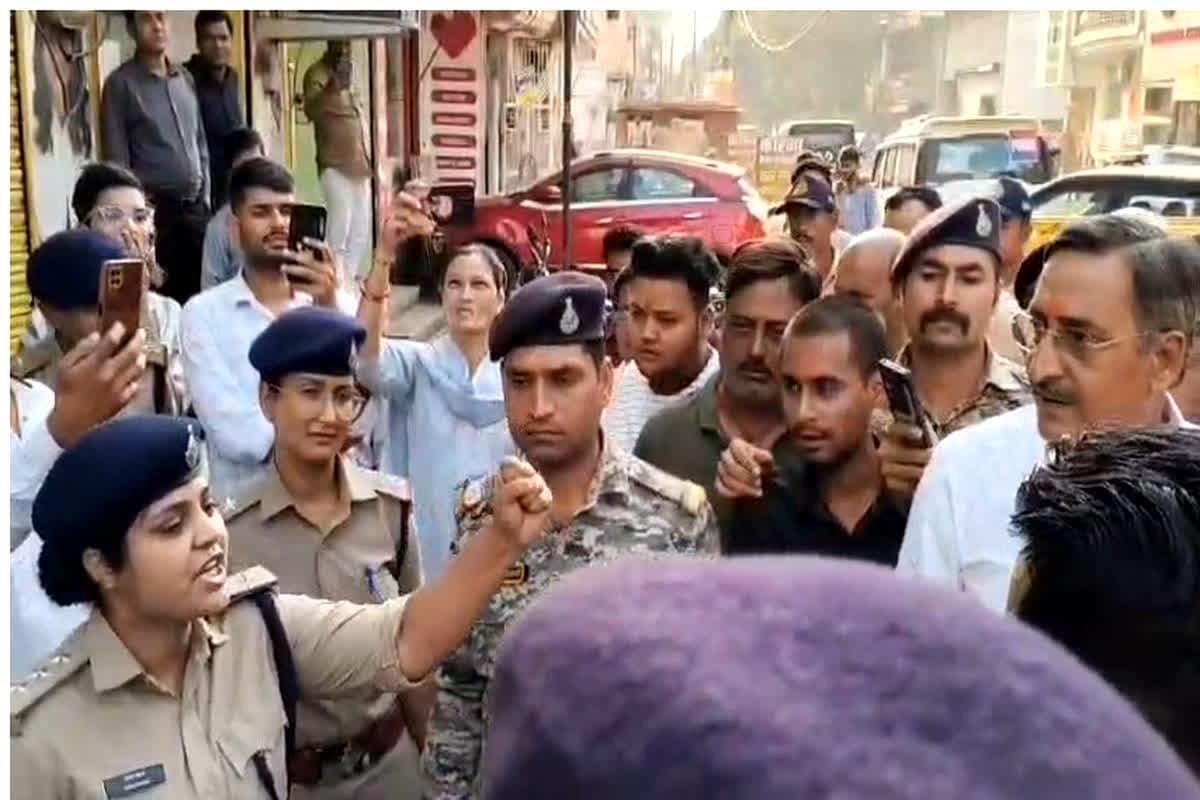 Gwalior News : CSP हिना खान ने लगाए ‘जय श्रीराम’ के नारे, एडवोकेट अनिल मिश्रा से विवाद का वीडियो वायरल