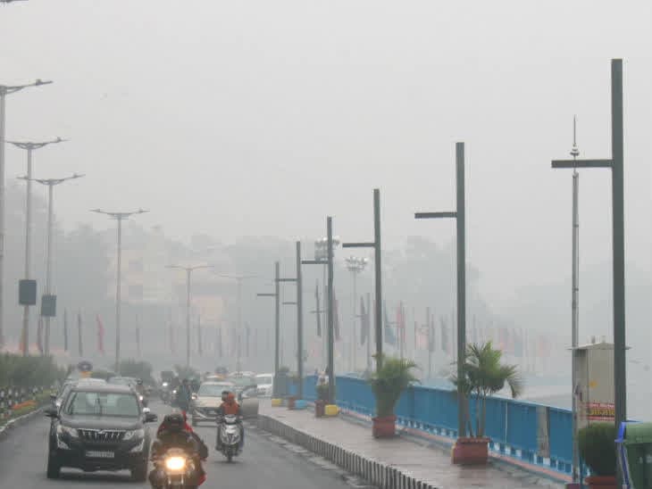 MP Weather News: एमपी में बढ़ती ठंड के बीच मौसम बदला, इन जिलों बारिश के लिए जारी किया गया अलर्ट, आगे पड़ने वाली है भीषण ठंड…