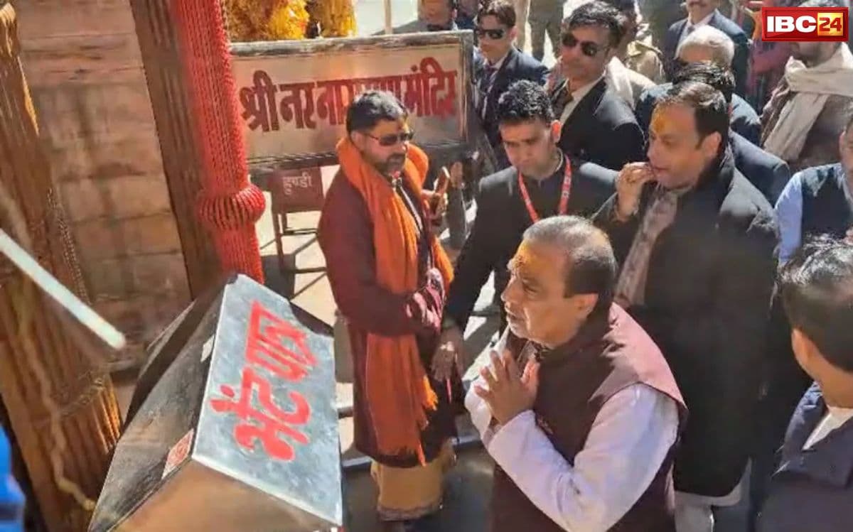 Mukesh Ambani visits Badrinath: बदरी विशाल और बाबा केदार की शरण में मुकेश अंबानी, कपाट बंद होने से पहले की पूजा-अर्चना, मांगा सुख-समृद्धि का आशीर्वाद