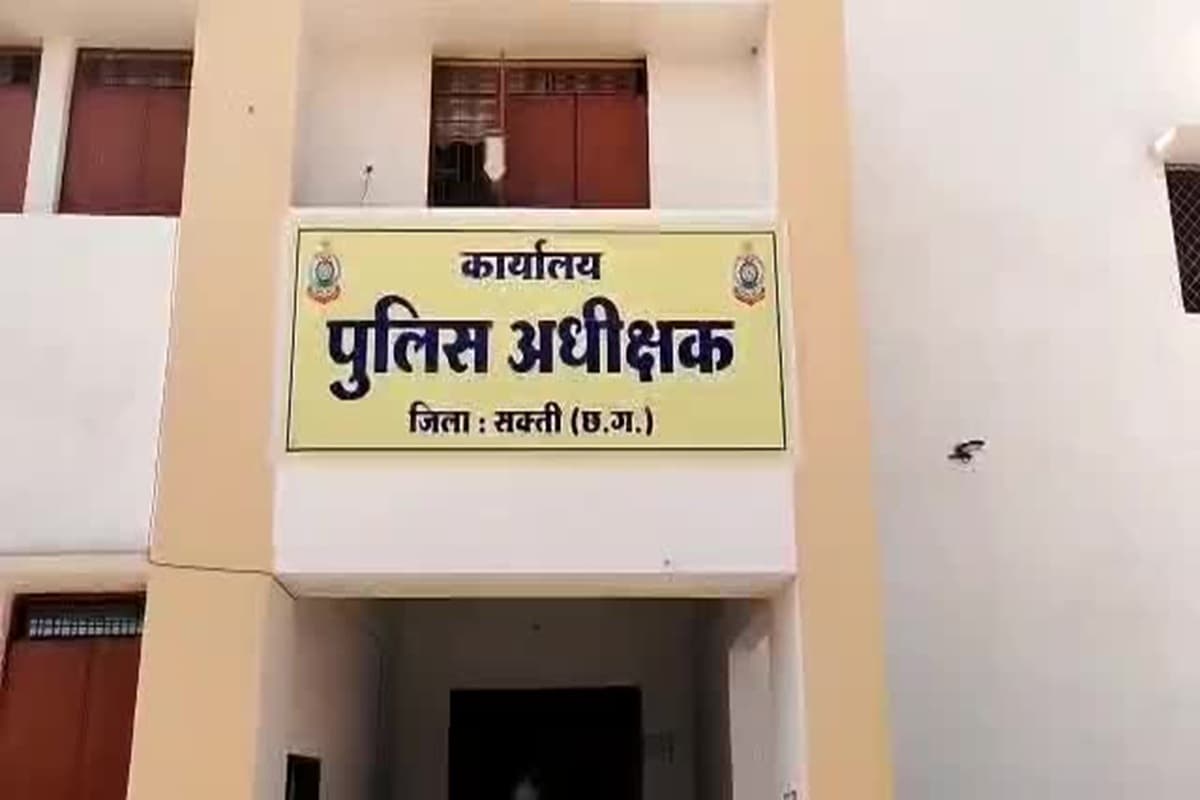 CG Police Transfer: पुलिस विभाग में तबादला, इस जिले में बड़ी संख्या में पुलिस अधिकारियों-कर्मचारियों का ट्रांसफर..देखें सूची