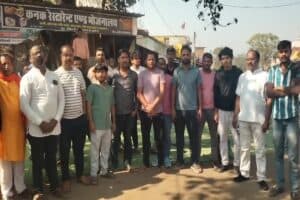 Dindori News: छात्राओं को अश्लील मैसेज भेजकर मिलने बुलाता था शिक्षक, व्हाट्सएप पर आपत्तिजनक चैट देख आग बबूला हुए परिजन, आरोपी गिरफ्तार