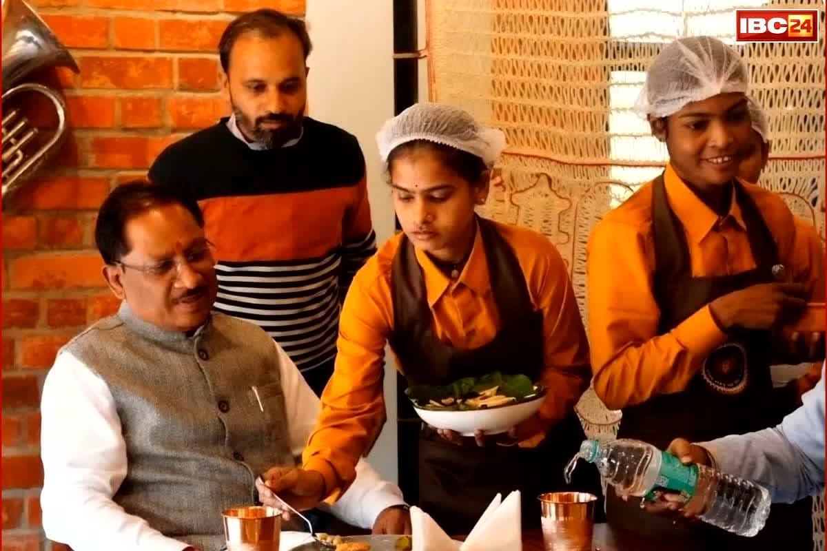 Bastar Cafe Pandum: जिनके हाथों में थे कभी घातक हथियार, अब है रोजगार.. बस्तर में सरेंडर नक्सली पिलायेंगे कॉफी, पूछेंगे चाय-बिस्किट..
