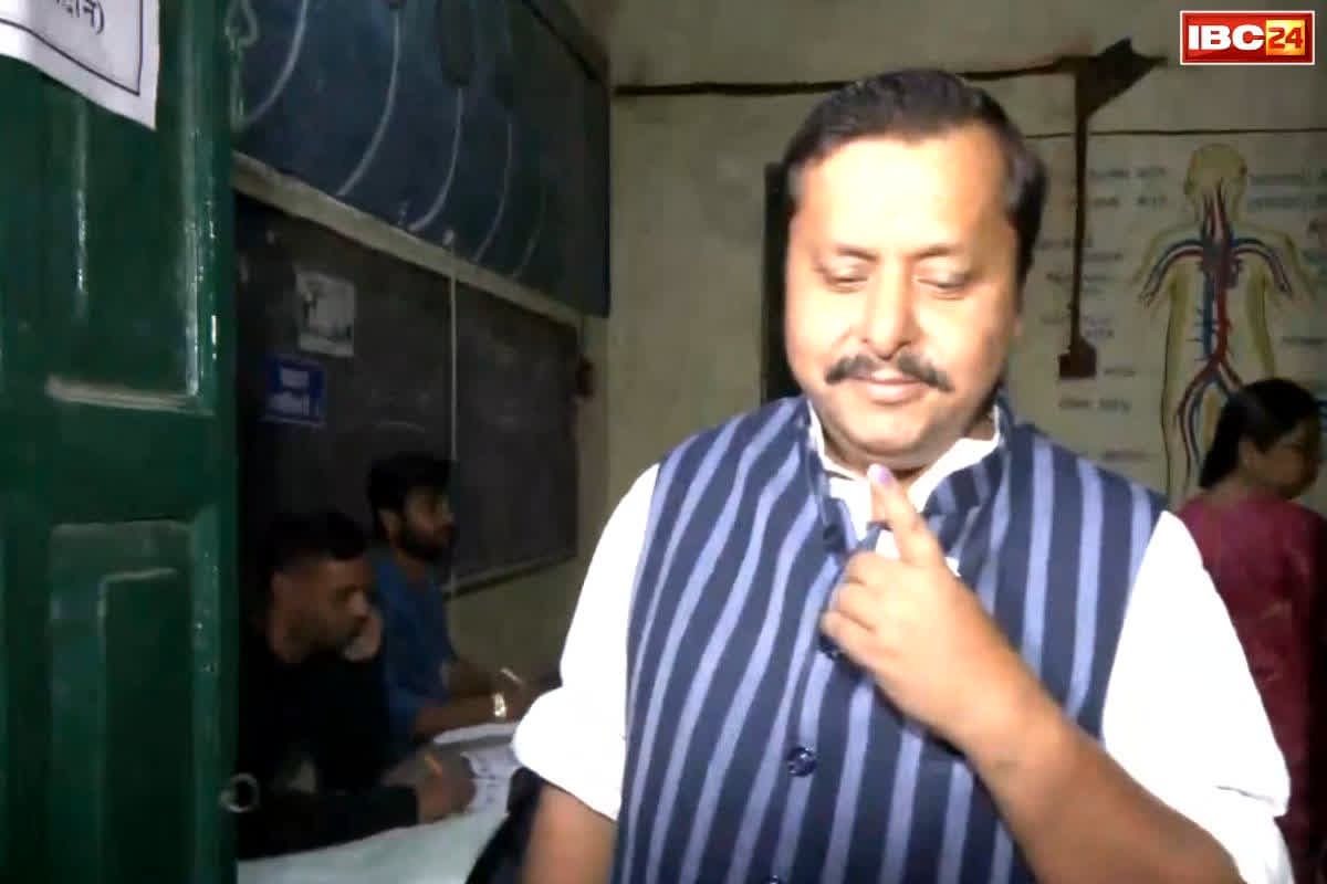 Bihar Voting Day Updates: बिहार में मतदान शुरू.. NDA उम्मीदवार नितिन नबीन ने पत्नी के साथ किया वोट, उमड़ने लगी मतदाताओं की भीड़…