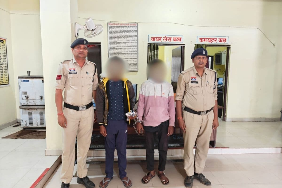 Sakti Crime News: स्कूल से लौटते छात्र पर चाकू से दिनदहाड़े हमला, बदमाशों ने इस वजह से दिया वारदात को अंजाम, जानकर आप भी हो जाएंगे हैरान