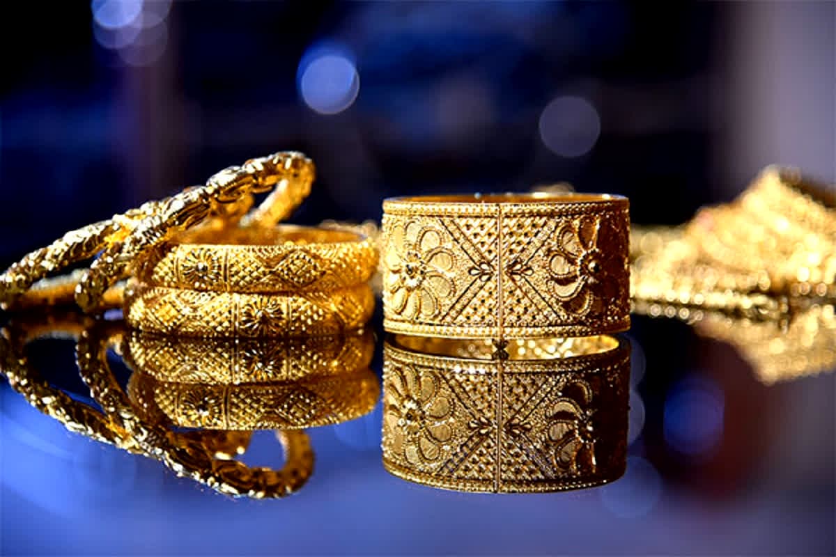 Gold Rate Today 4 November: सरपट भाग रहा सोना!, आज इस शहर में 74,016 रुपये मिल रहा 8 ग्राम सोना, जानिए आपके शहर में क्या है भाव?