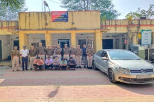 Neemuch Crime News: सुनसान जगह पर कार में ऐसा काम कर रहे थे युवक, जब पहुंची पुलिस तो उड़े सबके होश, मामला जानकर आप भी हो जाएंगे हैरान