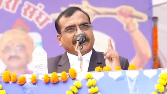 IAS Controversy News: ब्राह्मण की बेटी पर अमर्यादित टिप्पणी वाले मामले ने पकड़ा तूल, केंद्र तक पहुंची चिट्ठी, लगाए गए बहुत गंभीर आरोप,IAS वर्मा की बढ़ सकती हैं मुश्किलें…