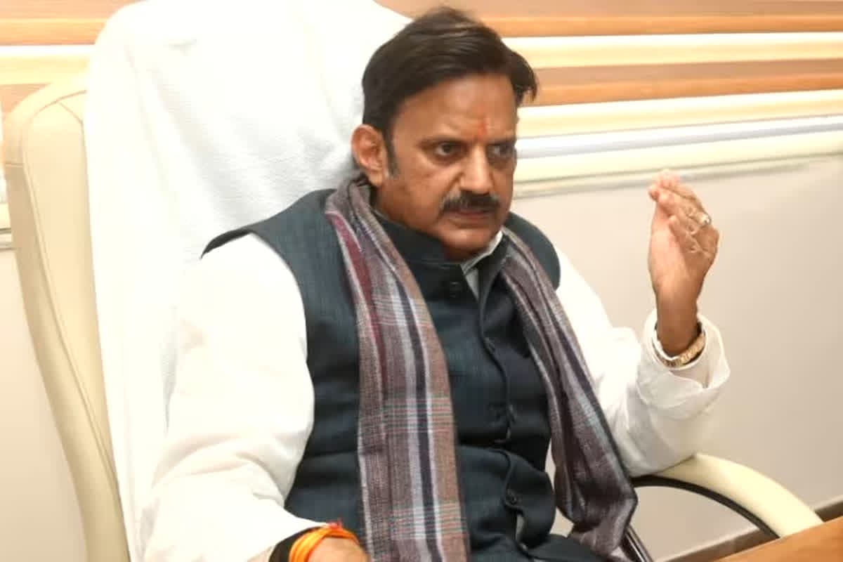 Bhopal News: IAS संतोष वर्मा की विवादित टिप्पणी पर सख्त हुए डिप्टी सीएम, बोले- जवाब संतोषजनक नहीं मिला तो…