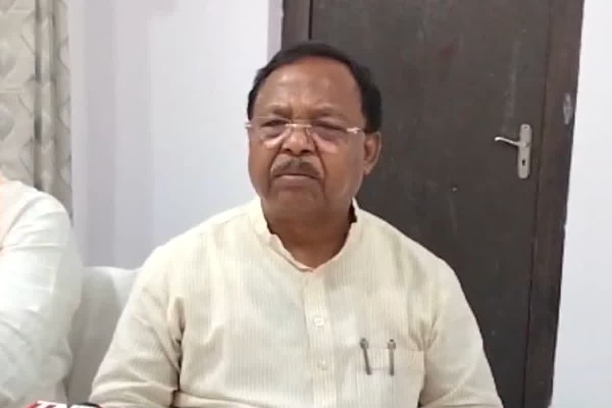 Raipur News: ‘क्या भांग खाकर सोए थे पूर्व मंत्री..नशा कम हुआ तो अब बात कर रहे’, BJP विधायक के जाति प्रमाण पत्र विवाद पर मंत्री रामविचार के तीखे बयान