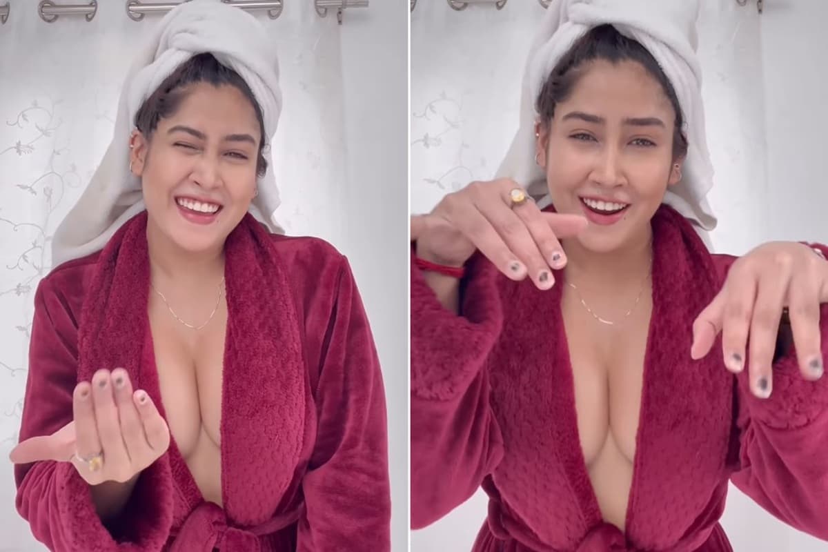 Sexy Video : हॉट गर्ल ने शेयर किया ब्रालेस सेक्सी वीडियो, बंद कमरे में अकेले प्ले करके देख रहे युवक-युवती