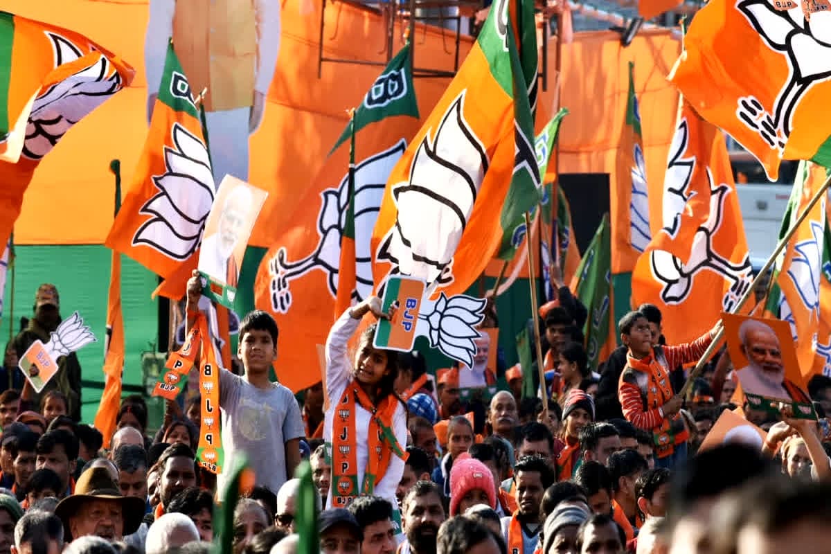 Damoh BJP News: भाजपा के अंदर शुरू हो गई बगावत! BJP विधायक ने की इन दो मंत्रियों की खुली शिकायत, प्रभारी मंत्री से कह दी ये बड़ी बात, देखें वीडियो