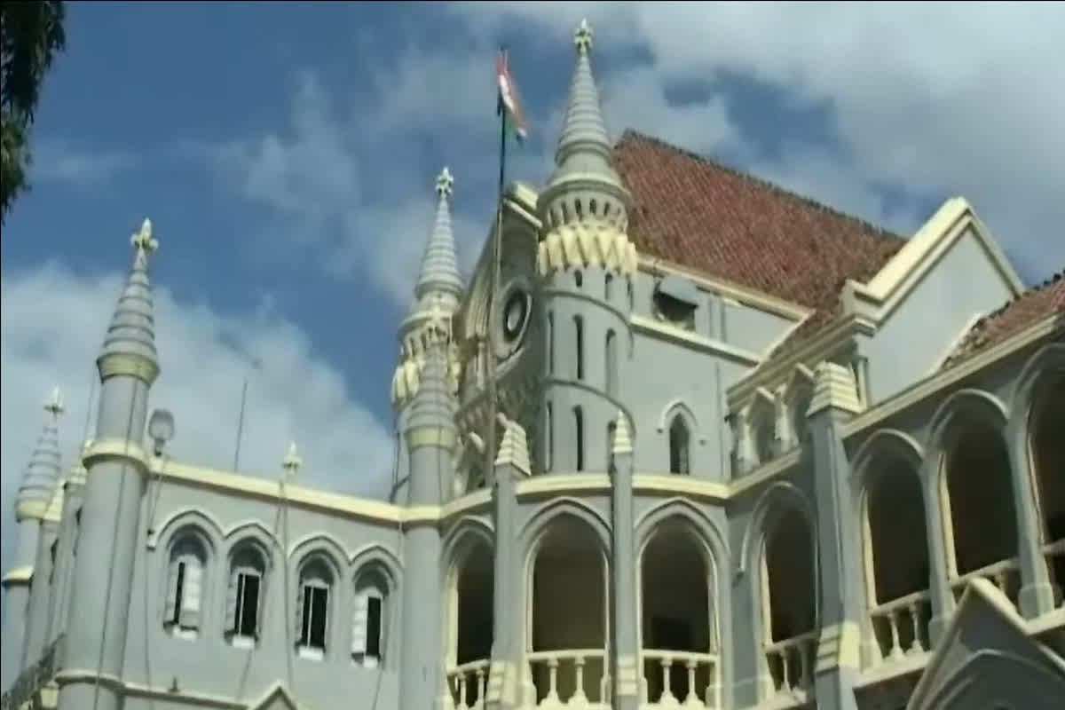 Jabalpur News : क्या प्रदेश में अब सिर्फ महिलाओं को मिलेगी सरकारी नौकरी? नर्सिंग भर्ती में 100% महिला आरक्षण, हाई कोर्ट ने सरकार से मांगा जवाब