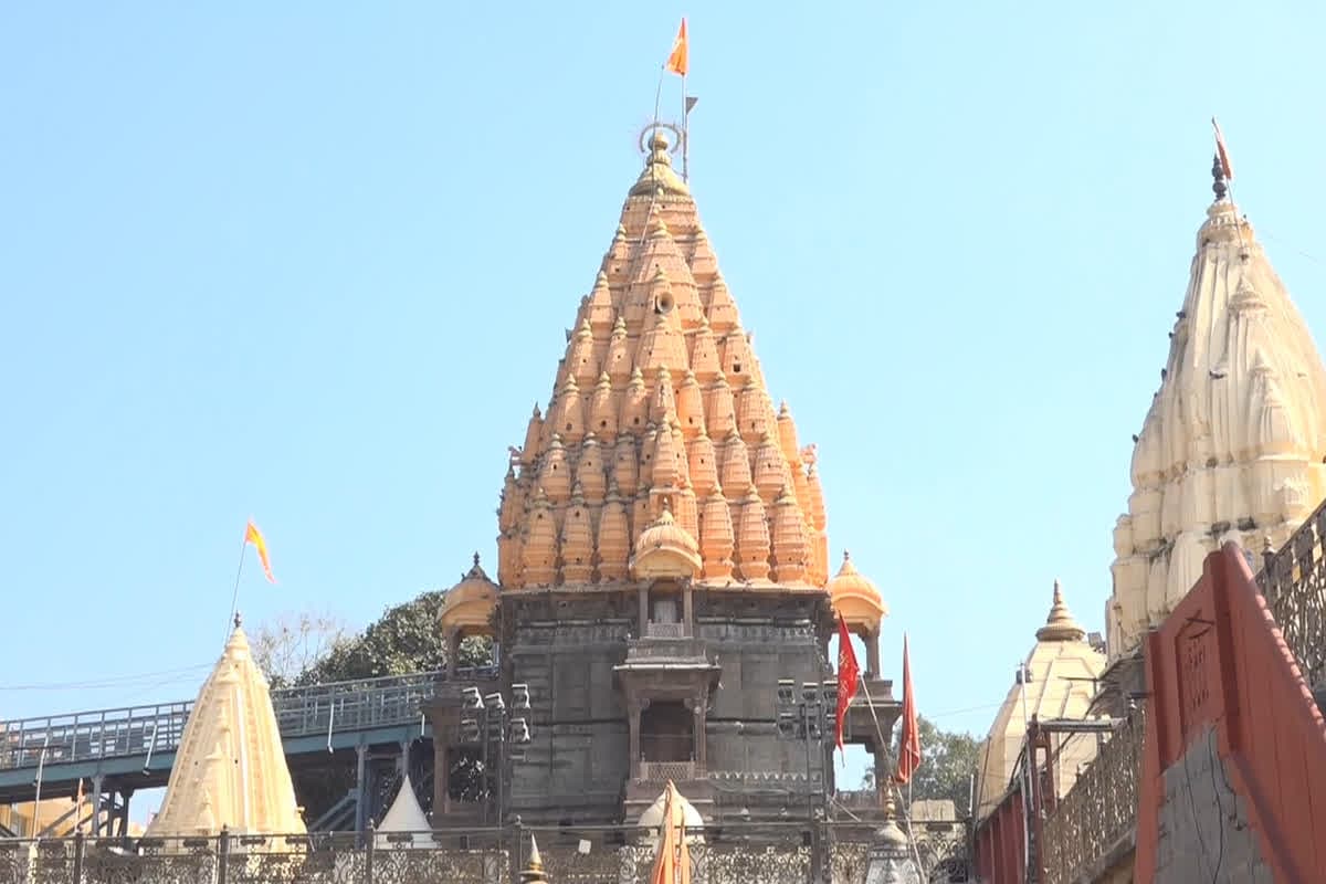 Mahakaleshwar Ujjain : सोने-चांदी से लद गए महाकाल! मात्र 11 महीनों में भक्तों ने चढ़ा दिया इतना पैसा, टूट गया दान का अब तक का सारा रिकॉर्ड, जानिए कुल कितनी हुई आय?