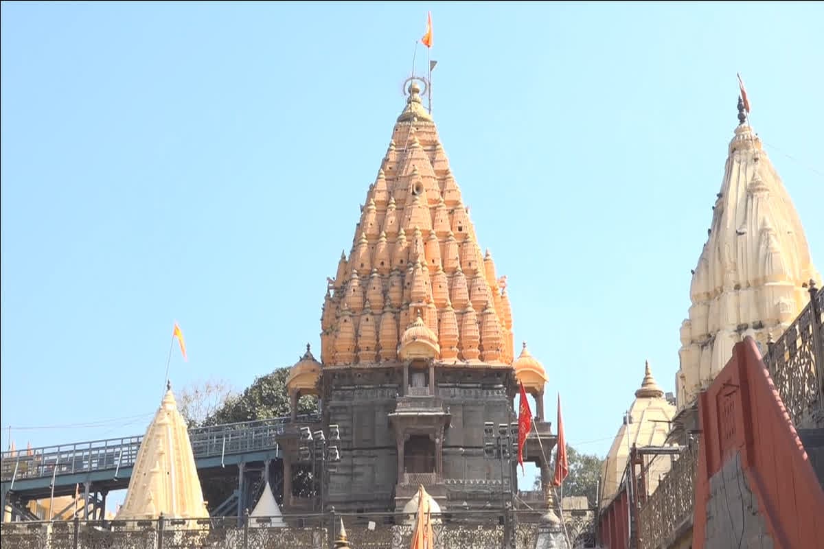 Ujjain Mahakal News: नए साल पर महाकाल दर्शन का प्लान है? तो रुकिए! मंदिर प्रशासन ने अचानक बदल दिए नियम, इतने दिनों के लिए बंद हुई ऑनलाइन भस्म आरती बुकिंग