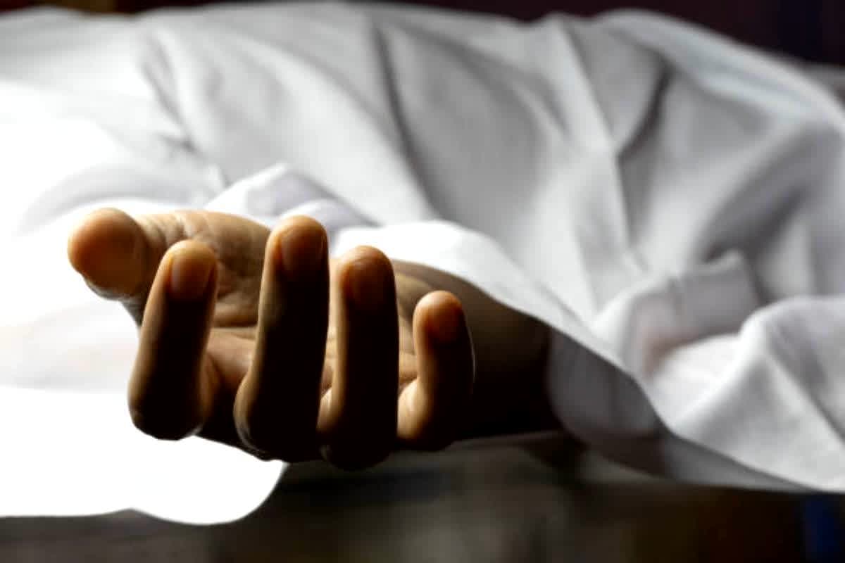 Hostel student death: छत्तीसगढ़ के इस जिले में हॉस्टल छात्र की मौत ने मचाई सनसनी, अस्पताल ले जाने पर सामने आई बड़ी बात, हर अभिभावक को जरूर पढ़नी चाहिए ये खबर