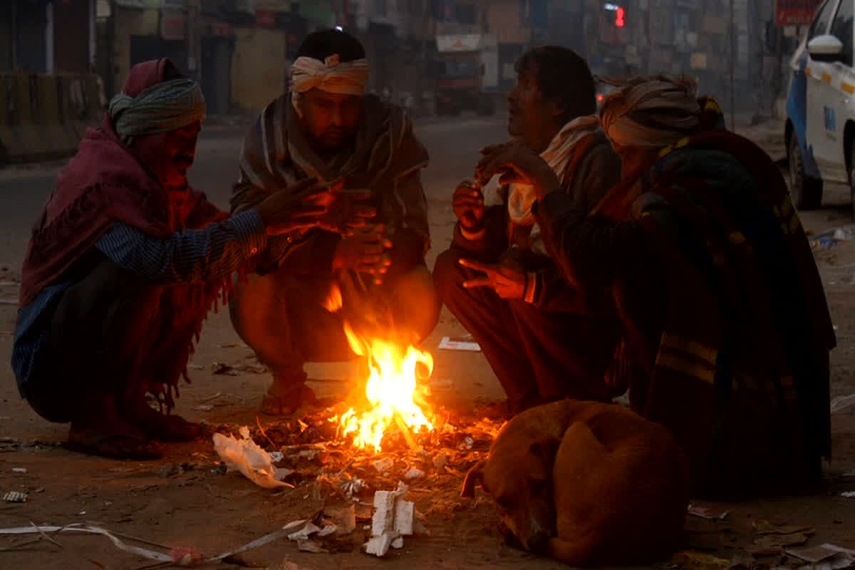 MP Weather Today: एमपी में कंपकंपाती ठंड ने मचाया हाहाकार, प्रदेश के 25 शहर 10 डिग्री से नीचे, आपके जिले का हाल कैसा है देख लें