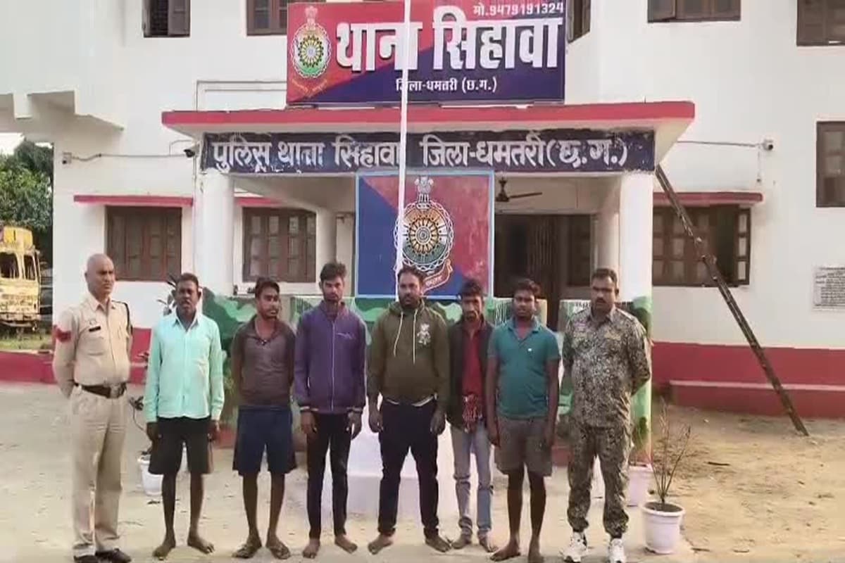Cow Smuggling Racket : छत्तीसगढ़ में गौ-तस्करी के बड़े रैकेट का खुलासा, 6 आरोपी गिरफ्तार, 16 गौवंश बरामद