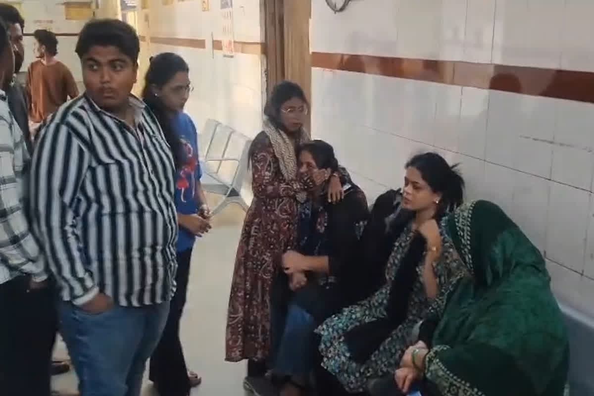 Bank Employee Death: ‘पापा बिल्कुल ठीक थे’… बीजेपी नेता की धमकी के बाद अचानक बैंक कर्मचारी की मौत, बेटी का गंभीर आरोप से मचा हड़कंप