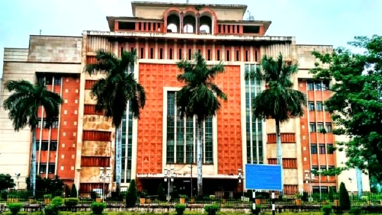 MP SDM Suspended News: एसडीएम सस्पेंड.. सरकारी आदेश में इस शब्द के जिक्र से मचा बवाल, रेंज कमिश्नर ने लिया अफसर के खिलाफ एक्शन