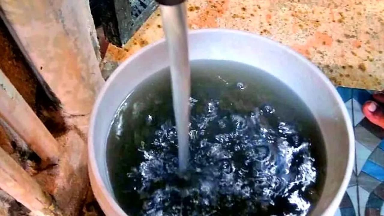 Raipur Contaminated Water: इंदौर के बाद अब रायपुर के नलों से आया गंदा पानी, IBC24 की खबर के बाद एक्शन में महापौर, 24 घंटे में समाधान का अल्टीमेटम