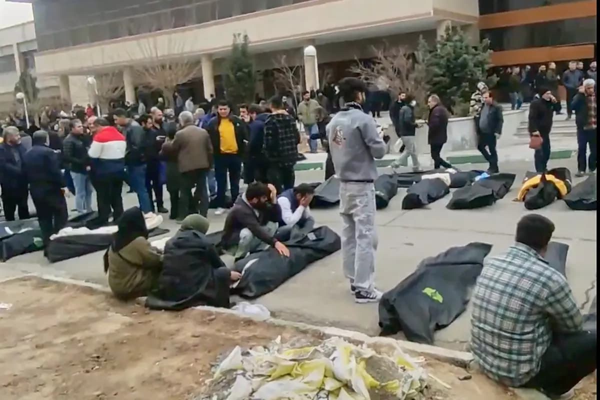 Iran Protests Death toll : ईरान में विरोध प्रदर्शनों के दौरान मरने वालों की संख्या 2,000 के पार, सामाजिक कार्यकर्ताओं का दावा
