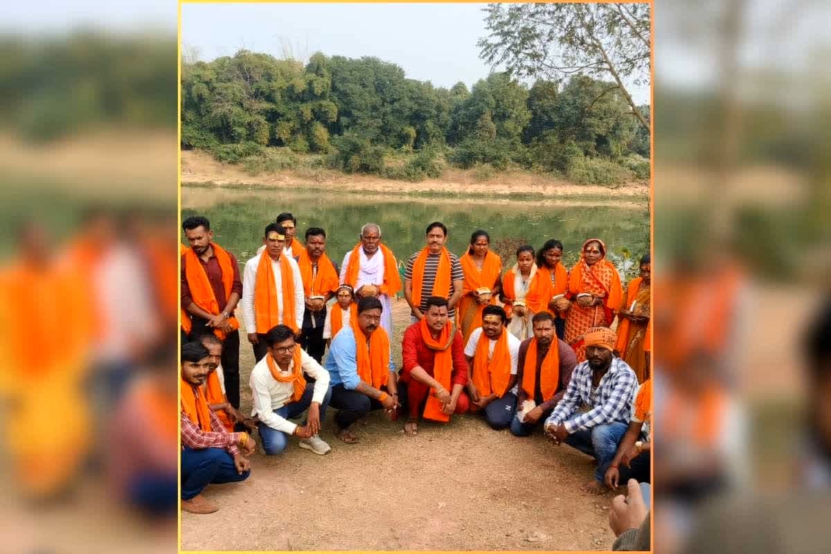 Ghar Wapsi in Bastar Chhattisgarh: बस्तर में घर वापसी का दौर जारी, फिर इतने लोगों ने अपना सनातन धर्म, कहा- हमेशा रहा अपनी संस्कृति से दूर रहने का मलाल