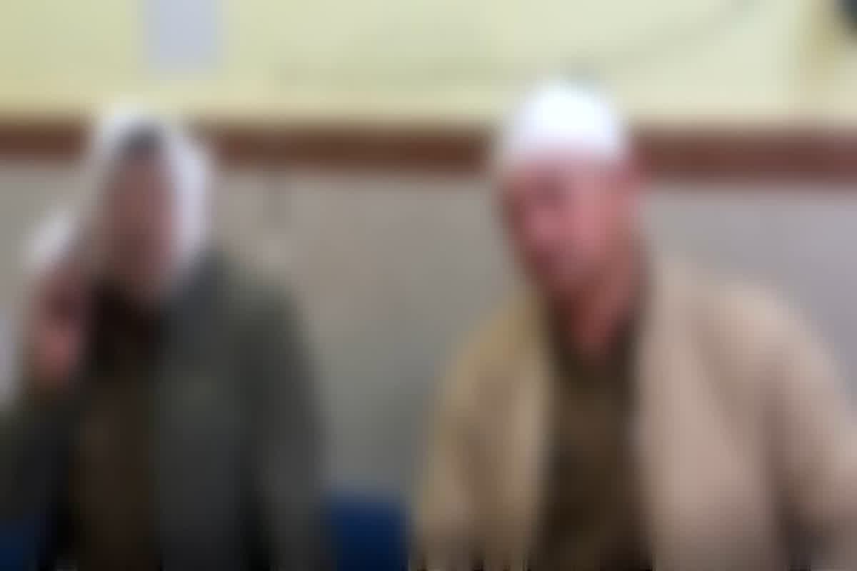 Guna News: आपस में भिड़े दो समाज के लोगों, बीच बचाव करने आई पुलिस पर किया पथराव, ASI समेत 4 पुलिसकर्मी घायल