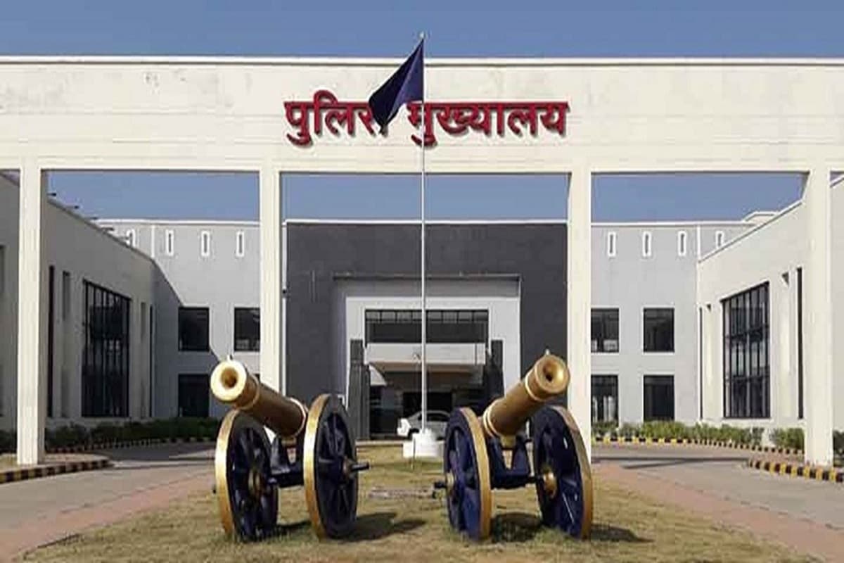 CG Police SPS Transfer: छत्तीसगढ़ पुलिस विभाग में बड़ा फेरबदल, 16 अधिकारियों का हुआ तबादला, कई जिलों के ASP बदले गए, देखें सूची