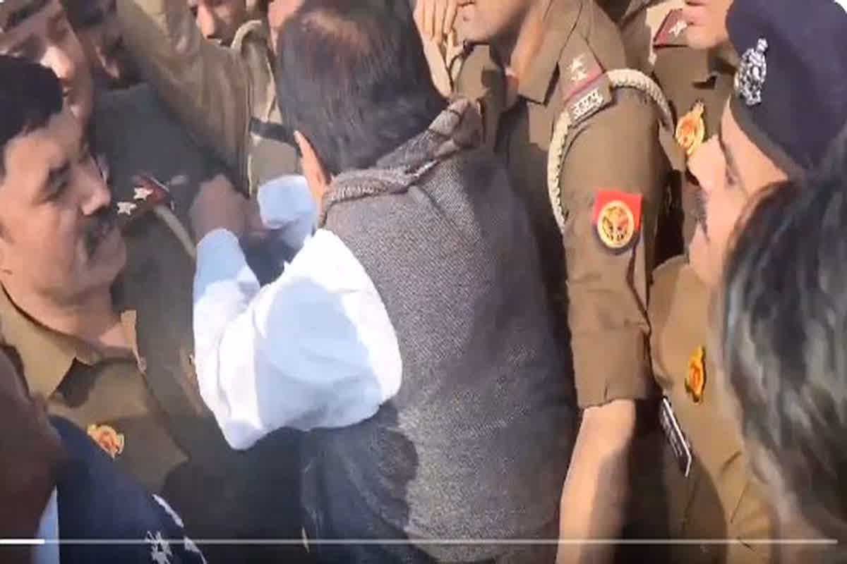 Meerut kidnapping-Murder: बेटी का अपहरण और मां की हत्या पर बवाल, सपा सांसद को पुलिस ने पीड़ित परिवार से मिलने से रोका, धक्का मुक्की का वीडियो आया सामने