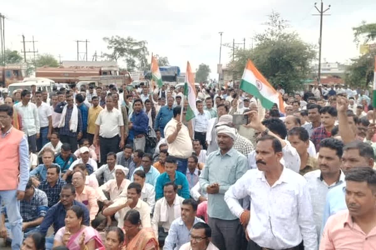 ESMA Imposed on Teachers: प्रदेश के साढ़े तीन लाख शिक्षकों की छुट्टियों-धरना प्रदर्शन पर लगी रोक, सरकार ने लगाया एस्मा
