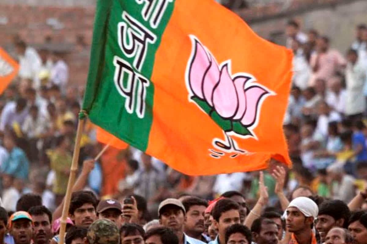 Assam BJP Sankalp Patra 2026: अब महिलाओं को हर महीने मिलेंगे 3000 रुपये.. गुजरात-उत्तराखंड की तर्ज पर प्रदेश में लागू होगी UCC, पढ़ें सभी वादें..
