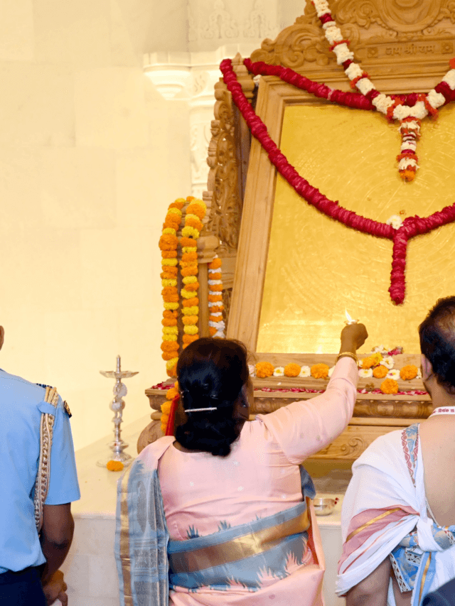 President Droupadi Murmu visit Ayodhya: मंत्रों की गूंज के बीच ‘श्रीराम यंत्र’ की स्थापना सम्पन्न, राष्ट्रपति ने रामलला के किए दर्शन, देखें तस्वीरें