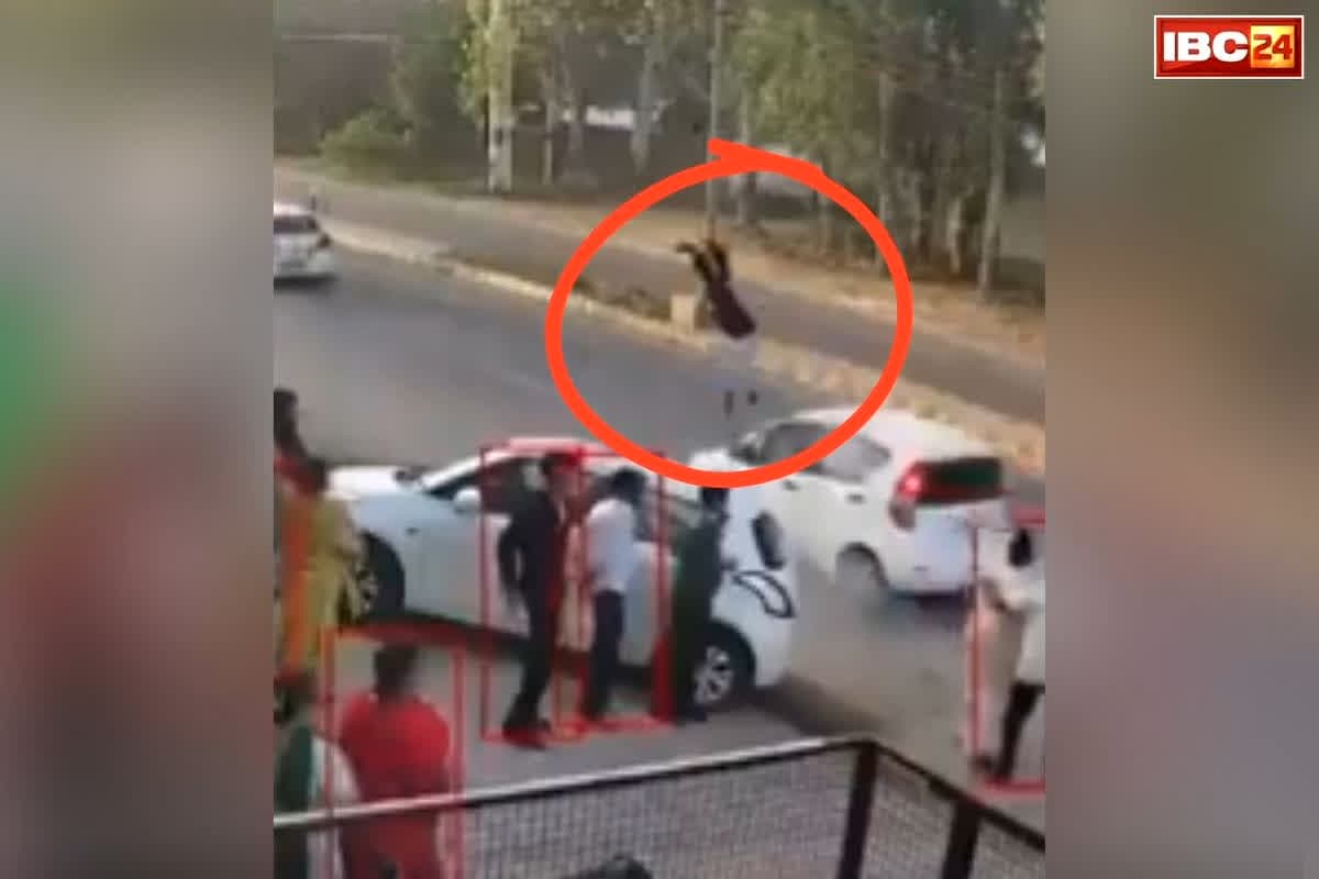Haryana Wedding Photographer Accident: हवा में उड़ गया फोटोग्राफर! सड़क पर कर रहा था शादी की विदाई का शूट, तभी हो गया ये हादसा, वीडियो देखकर कांप उठेगी रूह