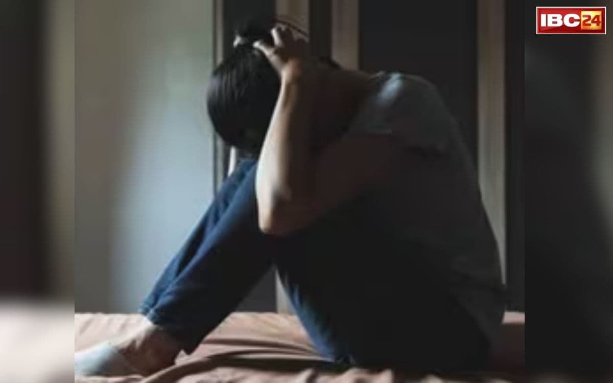 Indore Crime News: कमरे के अंदर हिंदू युवती के साथ इस हाल में मिला मुस्लिम युवक, बजरंग दल के कार्यकर्ता मौके पर पहुंचे, फोन में जो जो दिखा.. उड़ गए सबके होश