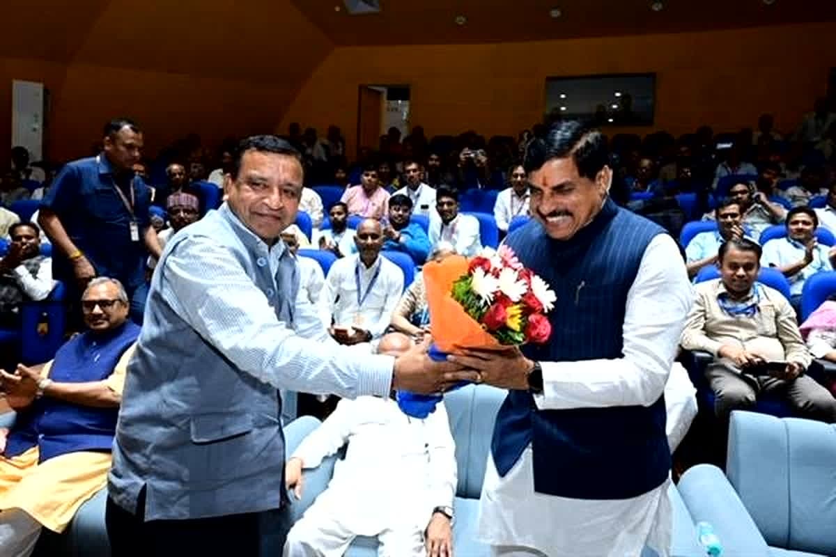 Mahakal Master of Time Conference: मुख्यमंत्री डॉ. मोहन यादव खगोल विज्ञान एवं अंतरिक्ष अनुसंधान पर आयोजित सत्र में हुए शामिल, अंतर्राष्ट्रीय सम्मलेन के दूसरे दिन वैज्ञानिकों ने भारत के अंतरिक्ष मिशनों की दी जानकारी