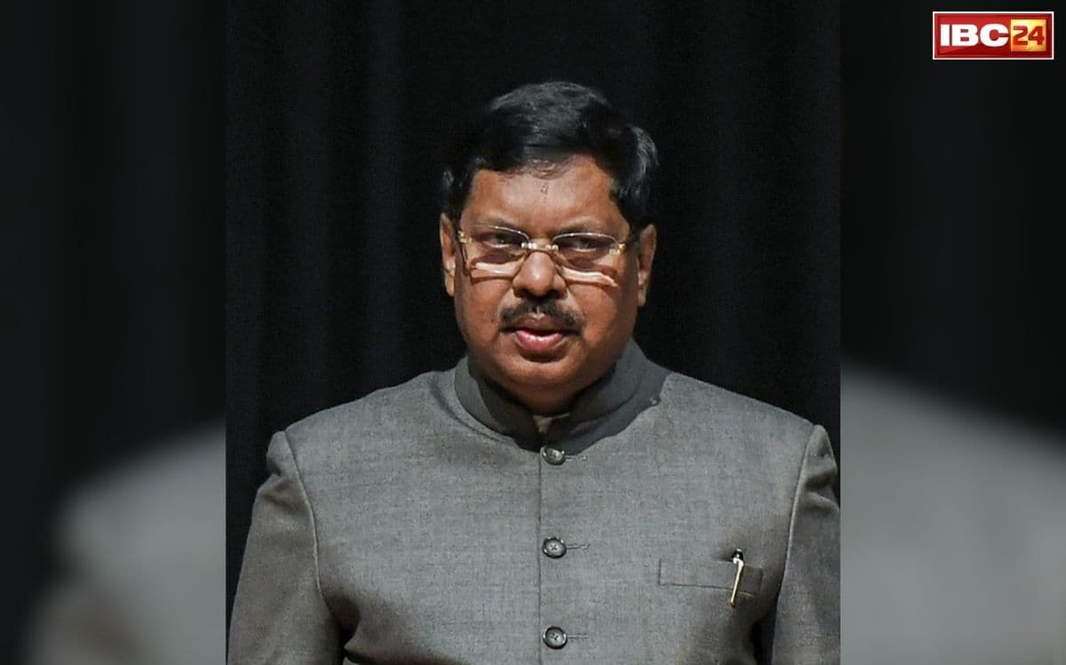 B.R. Gavai Interview: बेरोजगारों को ‘कॉकरोच’ कहे जाने वाले विवाद पर बोले पूर्व CJI बीआर गवई, जस्टिस सूर्यकांत की टिप्पणी पर कहा-शब्द निकल जाते हैं, सोशल मीडिया को लेकर भी कही ये बात