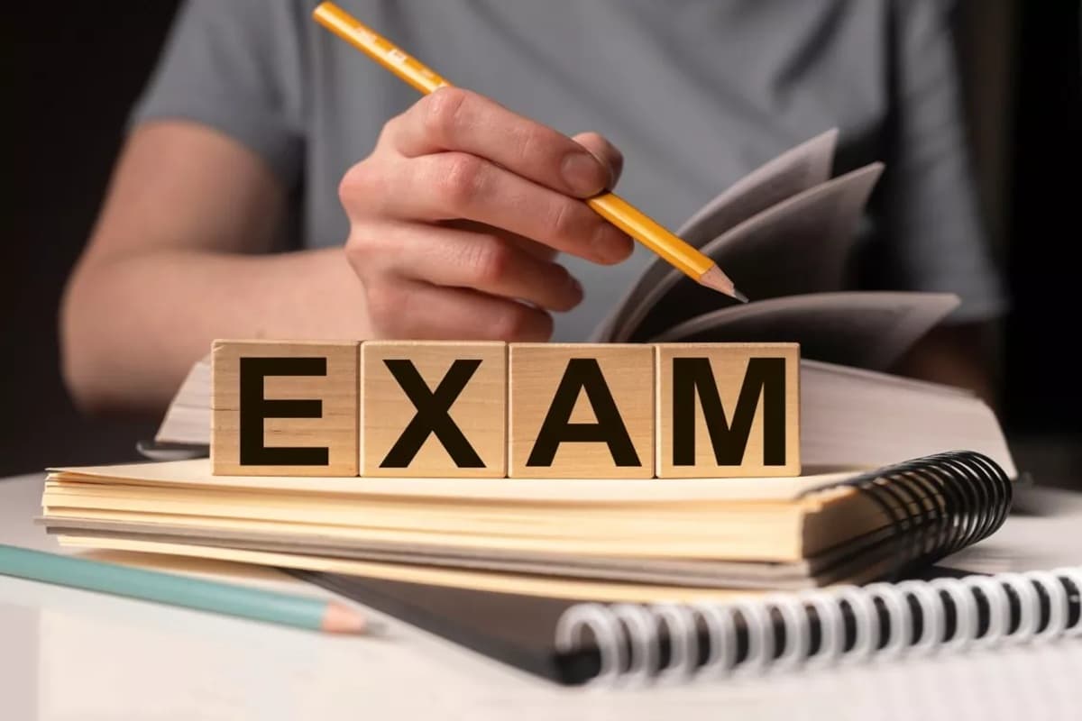 NEET UG 2026 Exam New Date: दोबारा कब होगी NEET (UG) की परीक्षा? NTA के DG ने दिया बड़ा अपडेट, इधर सवालों से बचते दिखे केंद्रीय शिक्षा मंत्री