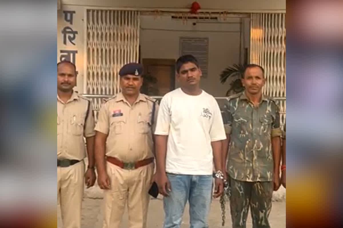Balrampur CRPF Fake Document Case : कोबरा बटालियन में ‘फर्जी’ कमांडो! दूसरे के नाम पर पहनी CRPF की वर्दी, पुलिस ने ऐसे खोला राज