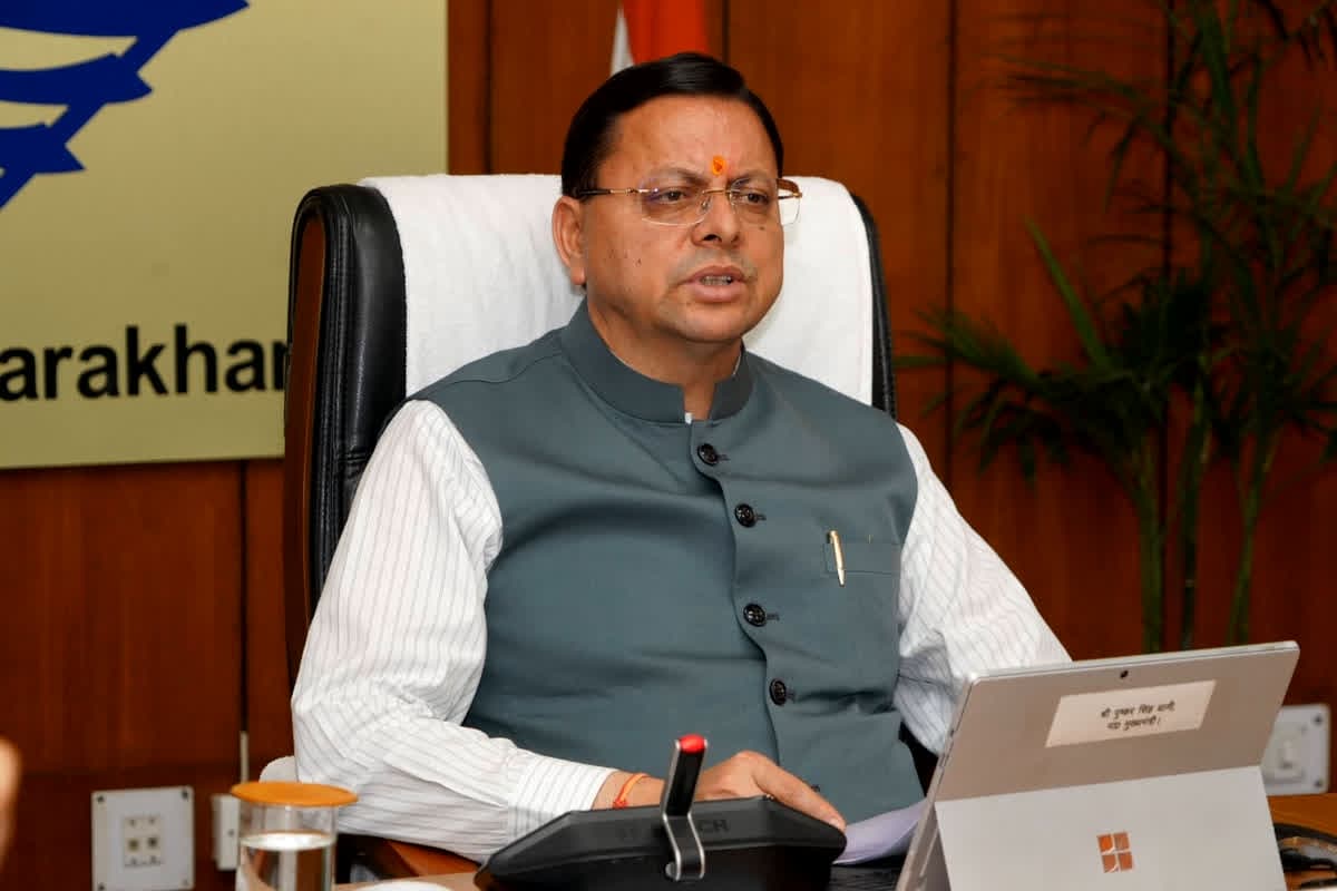 Dhami Cabinet Meeting News: इलेक्ट्रिक वाहनों के लिए आएगी नई पॉलिसी, किसानों को मिलेगा इस चीज का प्रशिक्षण, धामी कैबिनेट की बैठक में कई प्रस्तावों पर लगी मुहर