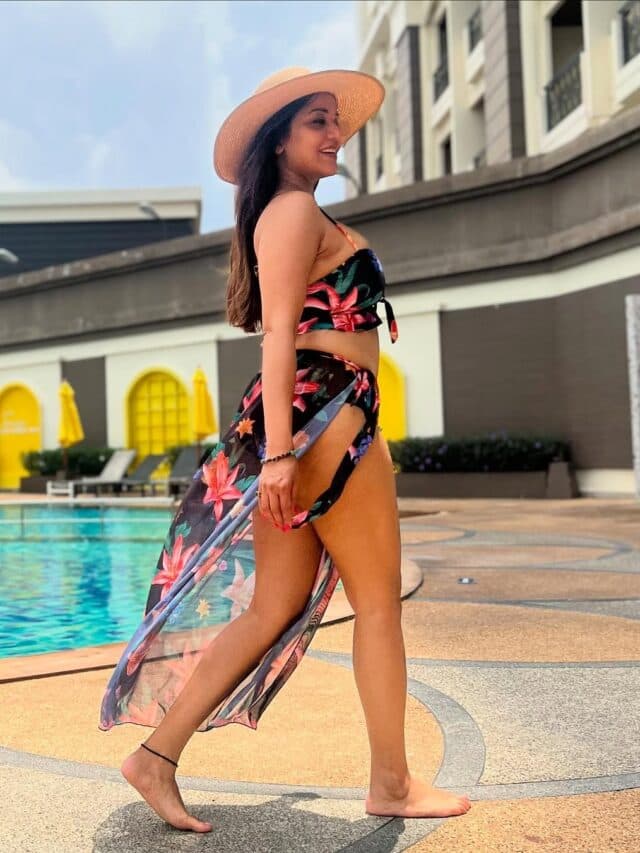 Monalisa Hot Pic: इस भोजपुरी अदकारा ने स्विमिंग ड्रेस में लगाया हॉटनेस का तड़का, यहां देखें बोल्ड तस्वीरें